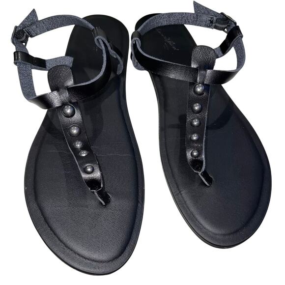 Women's Black Studded Rivet Universal Threads Kylianne Thong T Strap Sandals - Picture 1 of 6